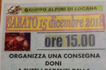 Consegna doni ai degenti della casa di riposo
